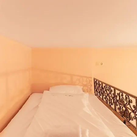 Apartment Hidden Gem In One-bedroom Central