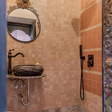 Hidden Gem In One-bedroom Central *